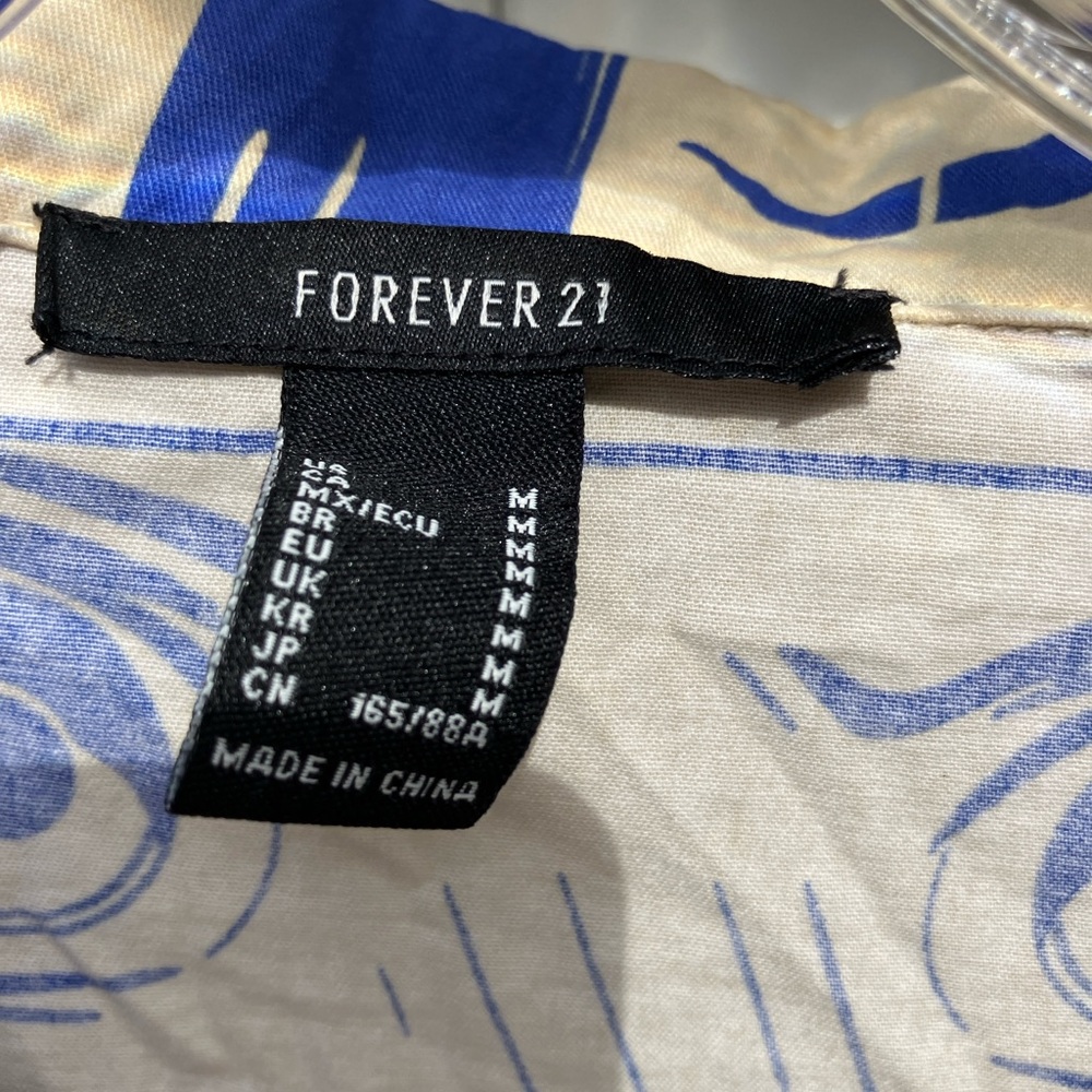 Forever 21 Men’s Blue and Cream Graphic Anime  Shirt Size M - Picture 3 of 5